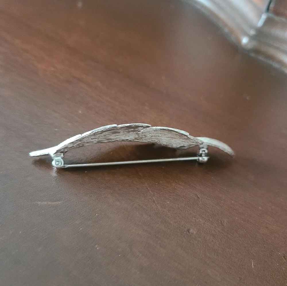 SALE! Vintage Silver Tone Feather Brooch